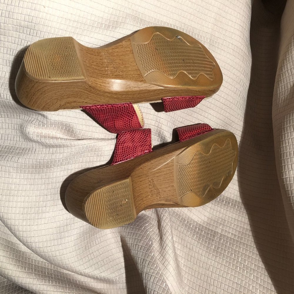 Dansko coral red leather wedge clog sandals, 8.5 - Picture 7 of 11